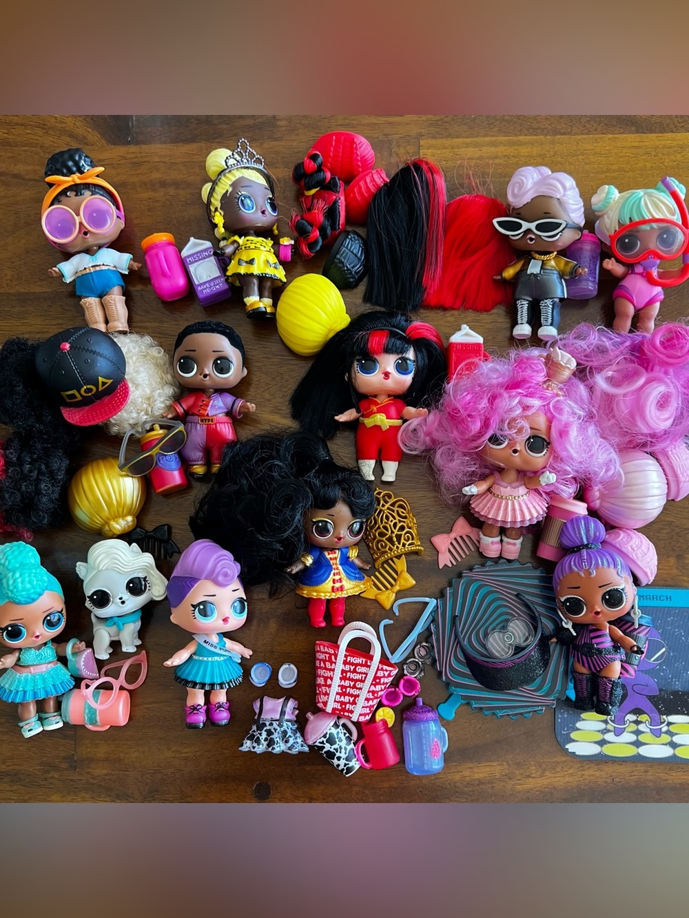 L.O.L. SURPRISE! | lot of dolls and accessories